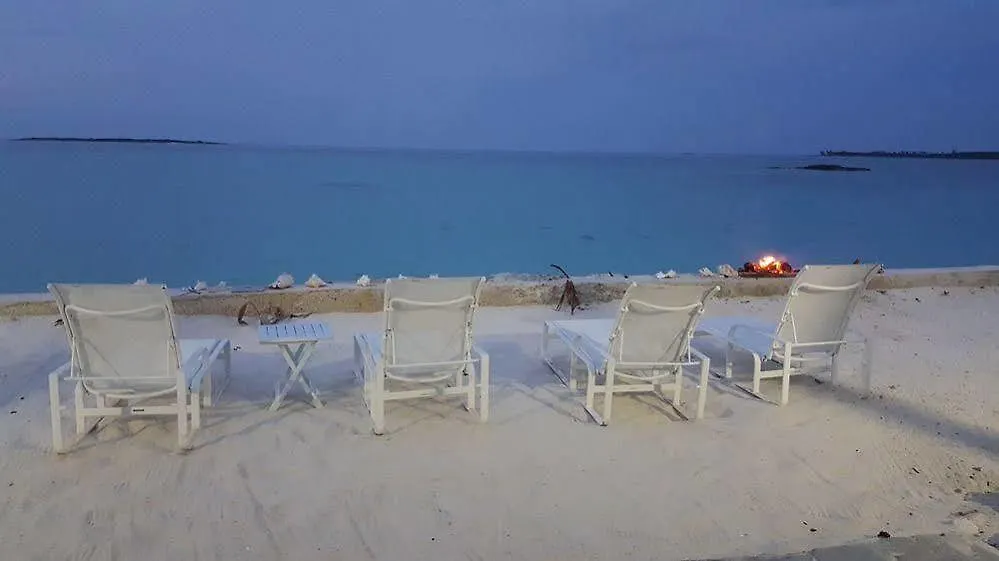 Great Exuma Beachouse Calvin Hill ホテル